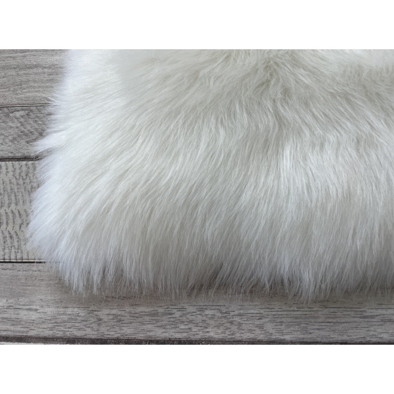 Mar Vista Faux Sheepskin Indoor Rug, Square 7'6"
