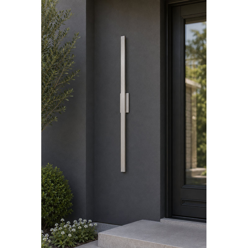 Fixation murale Chesnet, H 96 po x l 4,5 po x P 2,75 po, Aluminium satiné