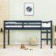 Lit mezzanine simple en bois avec échelle et garde-corps-570187775