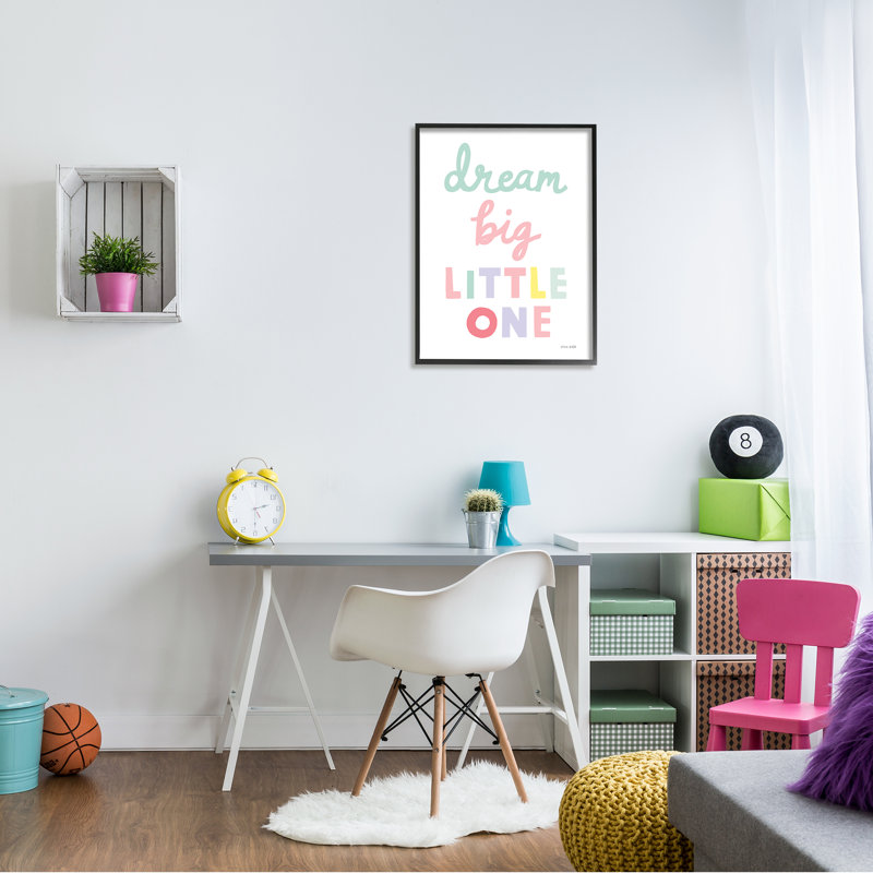«Dream Big Little One», art typographique pastel pour enfants, H 30 po x l 24 po, Giclée encadrée noir minuit