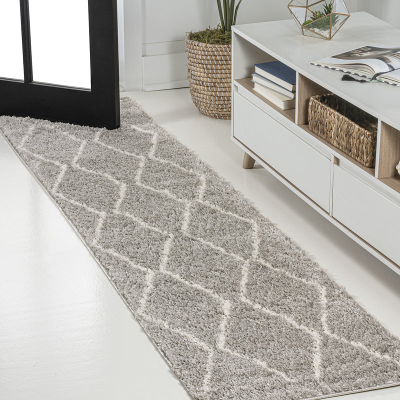 Saross Moroccan Diamond Shag Gray/Ivory Rug, Runner 2' x 10'