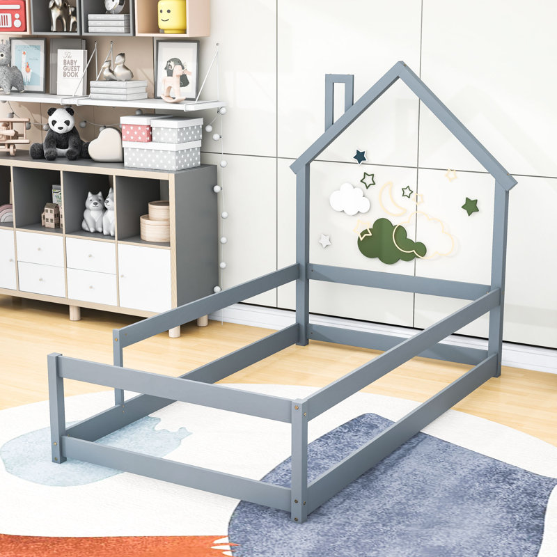 Charmant lit simple en bois avec garde-corps en forme de maison, Gris
