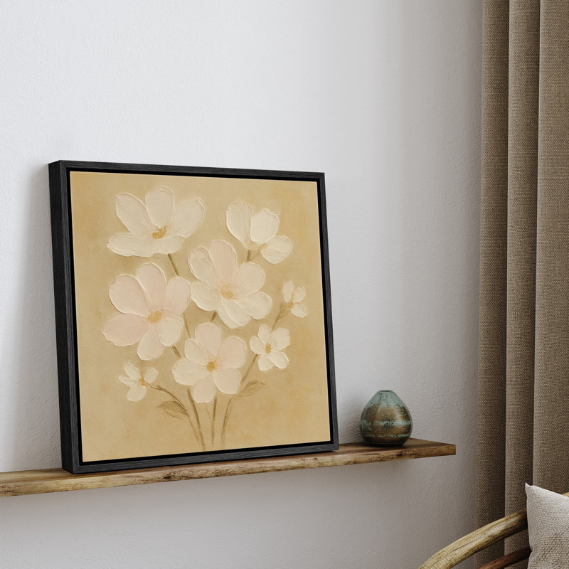 Doux bouquet floral blanc sur fond neutre chaleureux - impression sur toile encadrée, H 24 po x l 24 po x P 1,5 po