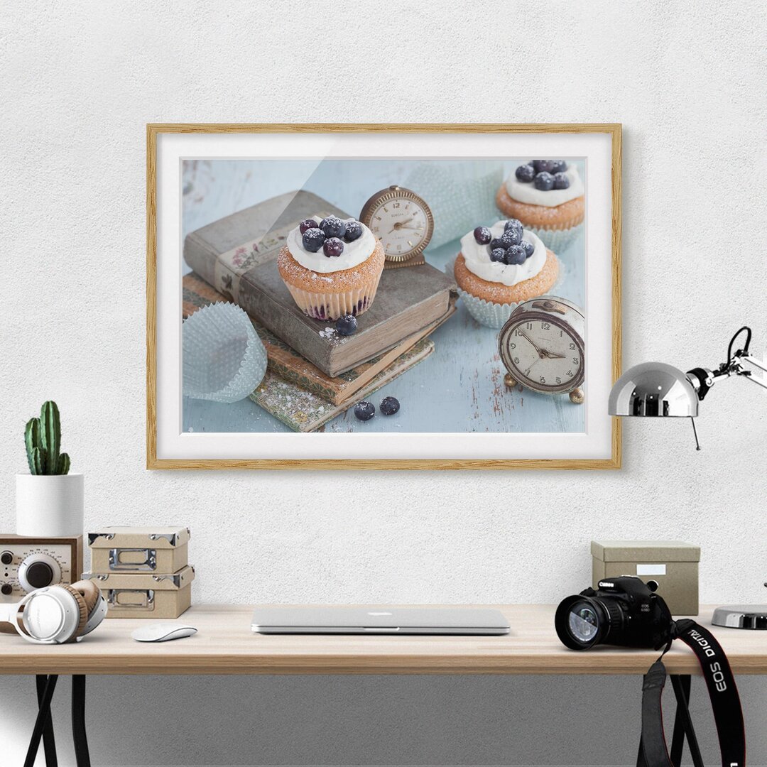 Gerahmtes Poster Vintage Cupcakes mit Alarm