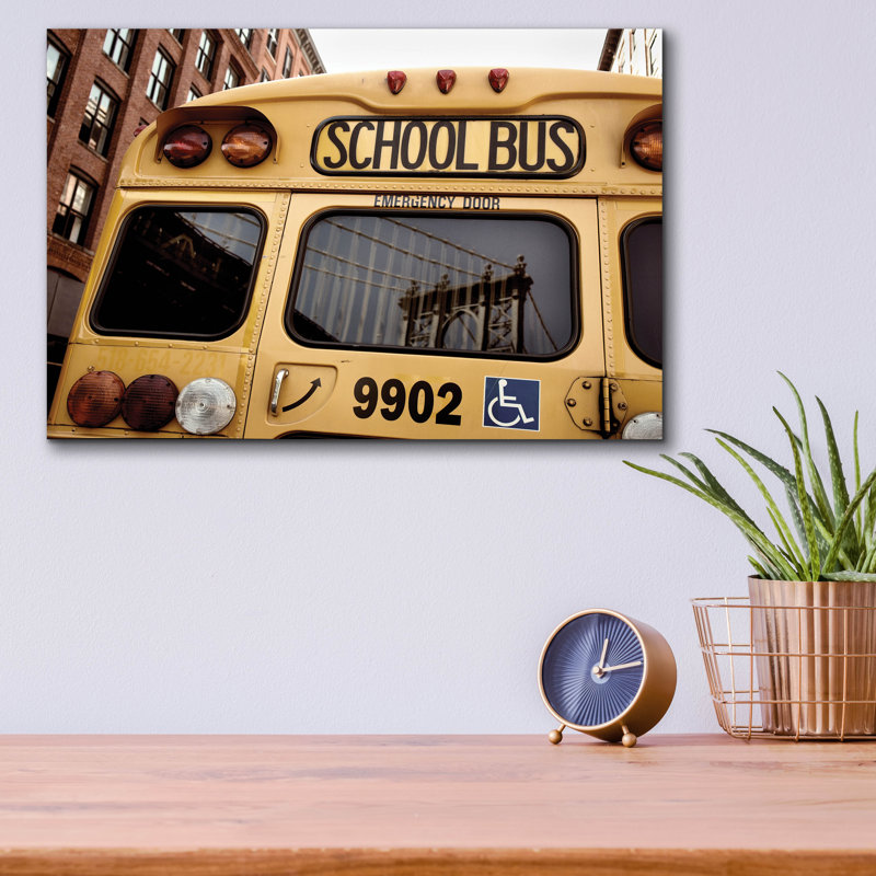 «NYC School Bus» par Nina Paponcek, H 12 po x l 16 po x P 0,13 po