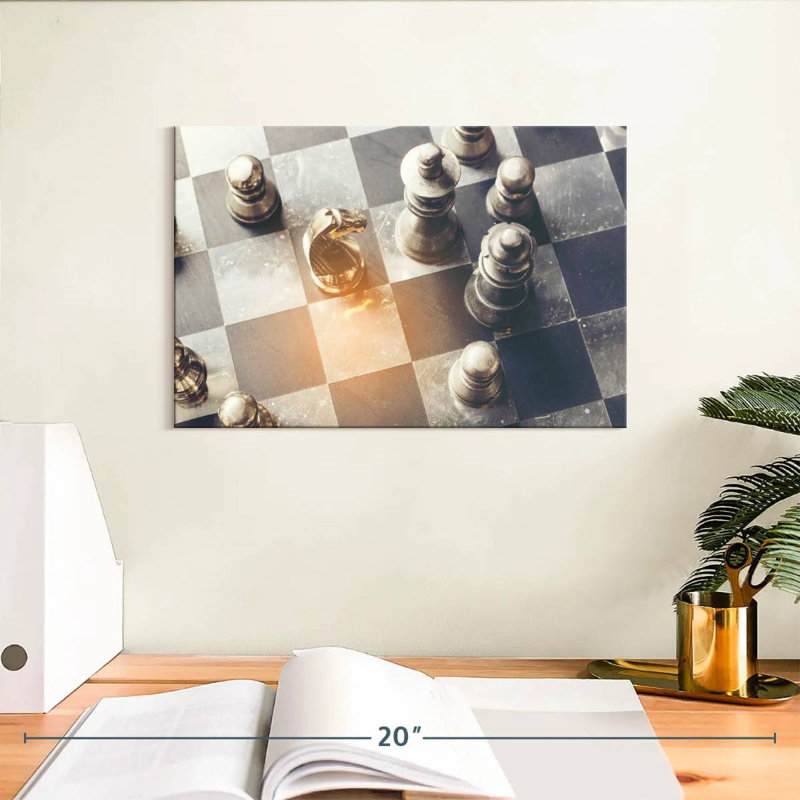 Senne Chess Knight Aglow, H 8 po x l 12 po