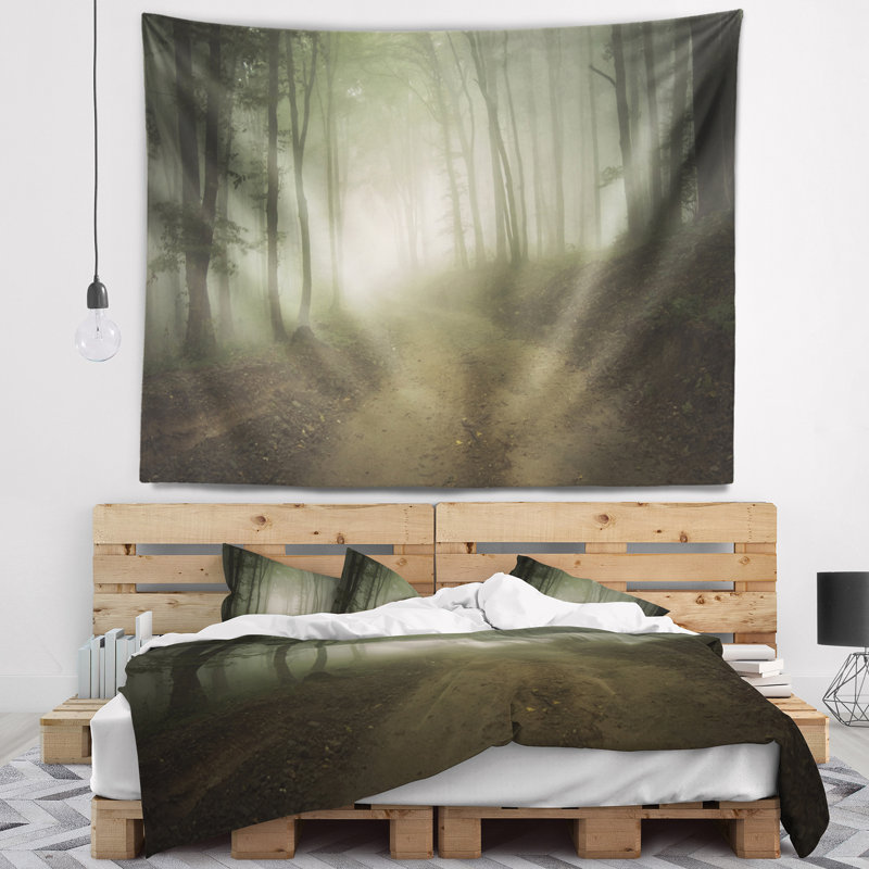 Tapisserie de forêt en polyester dans le matin avec accessoires suspendus inclus, H 32 po x l 39 po