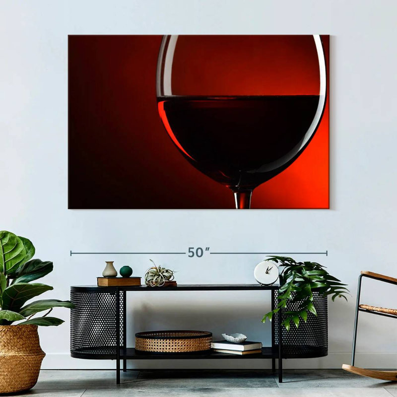 Yarlin Red Wine Glass Silhouette