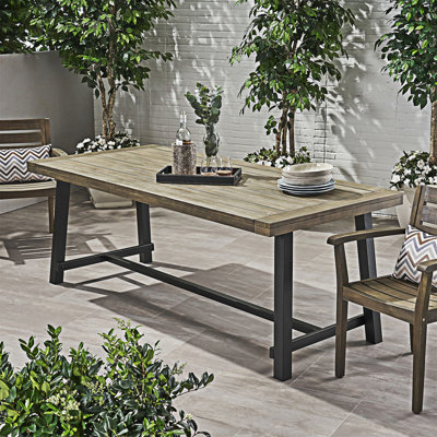 Table de salle à manger d'extérieur en bois