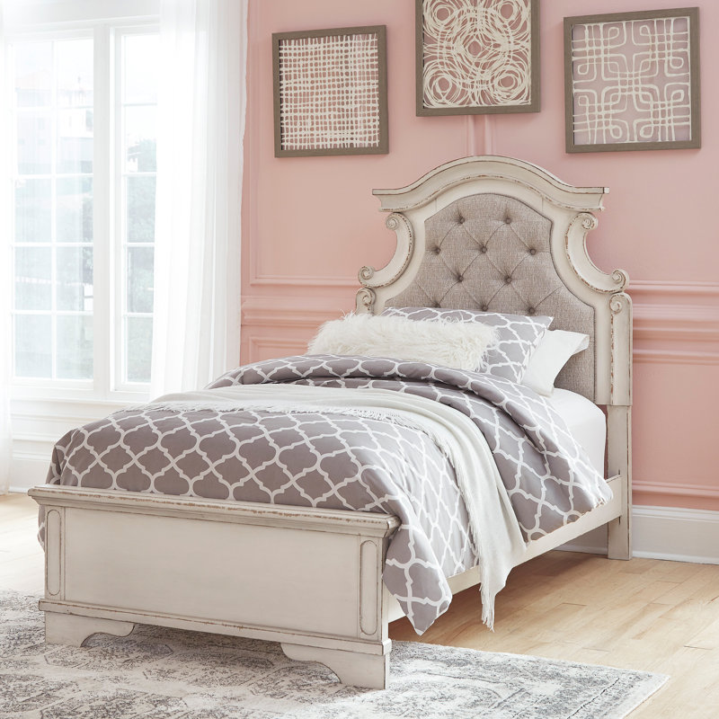 Mohn Upholstered Scalloped Bed, Twin