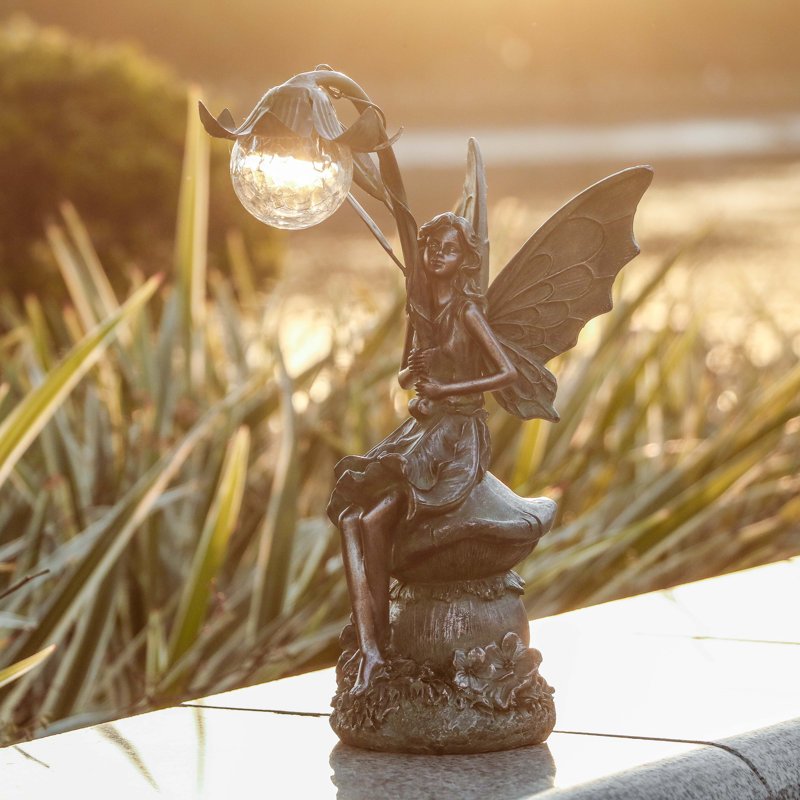 Statues de jardin féeriques en résine 13,8 "avec lumière solaire boule de verre