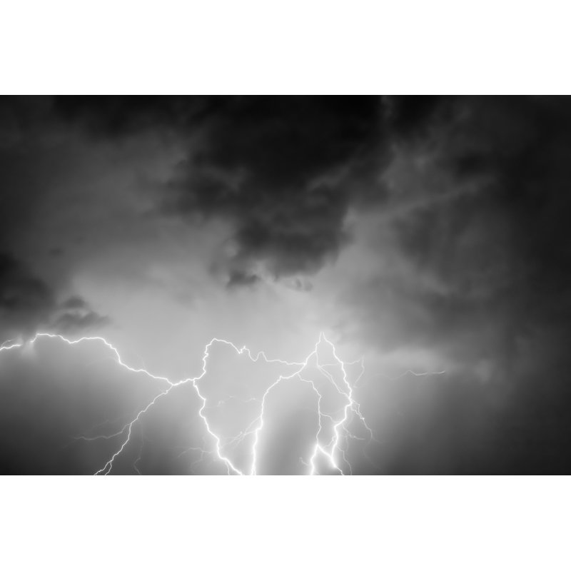 Clari Black Storm par - Photographie de toile tendue, H 24 po x l 36 po