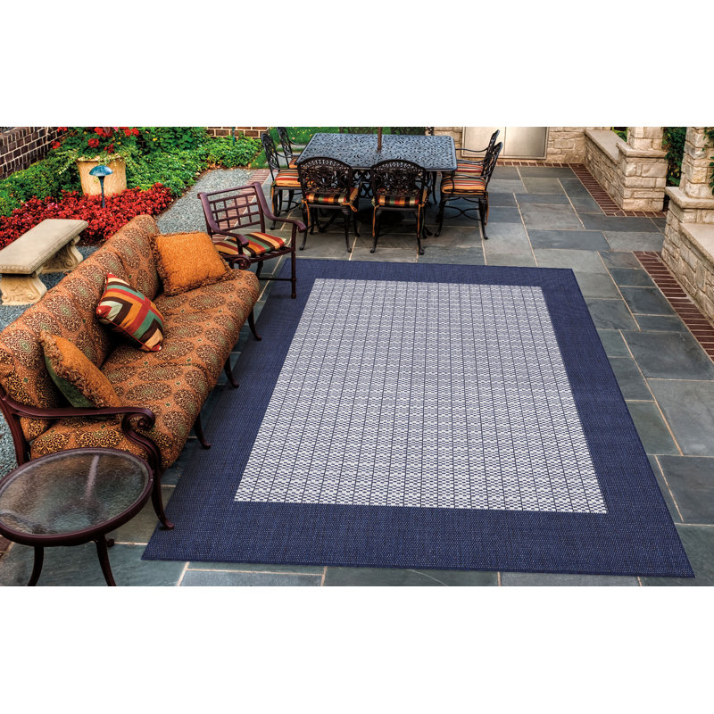 Tapis bleu / ivoire tissé à la machine Arla, Carré 7 pi 6 po