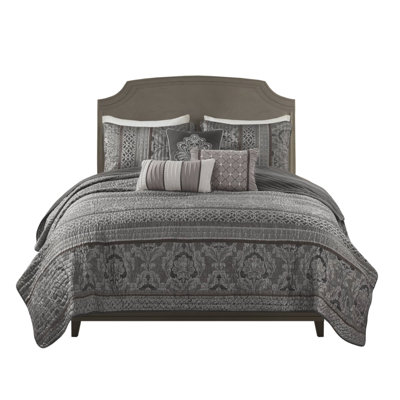 6-Piece Full/Queen 6 Piece Jacquard Quilt Set With Throw Pillows