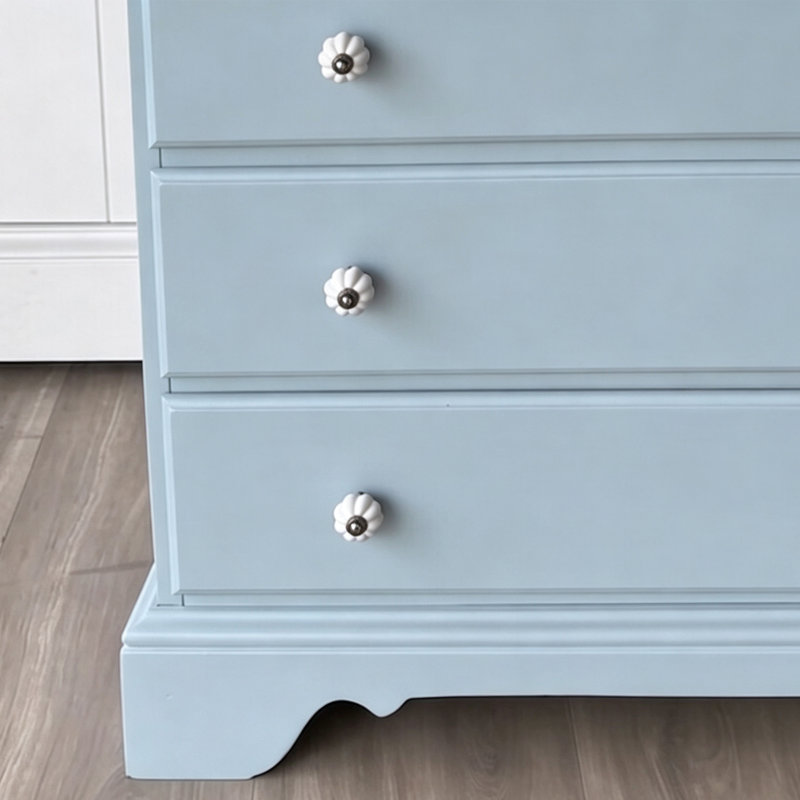 Armoire décorative de charme