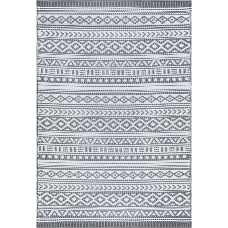 Tapis d'intérieur / extérieur gris Makenna, Rectangle 5 pi x 6 pi 11 po