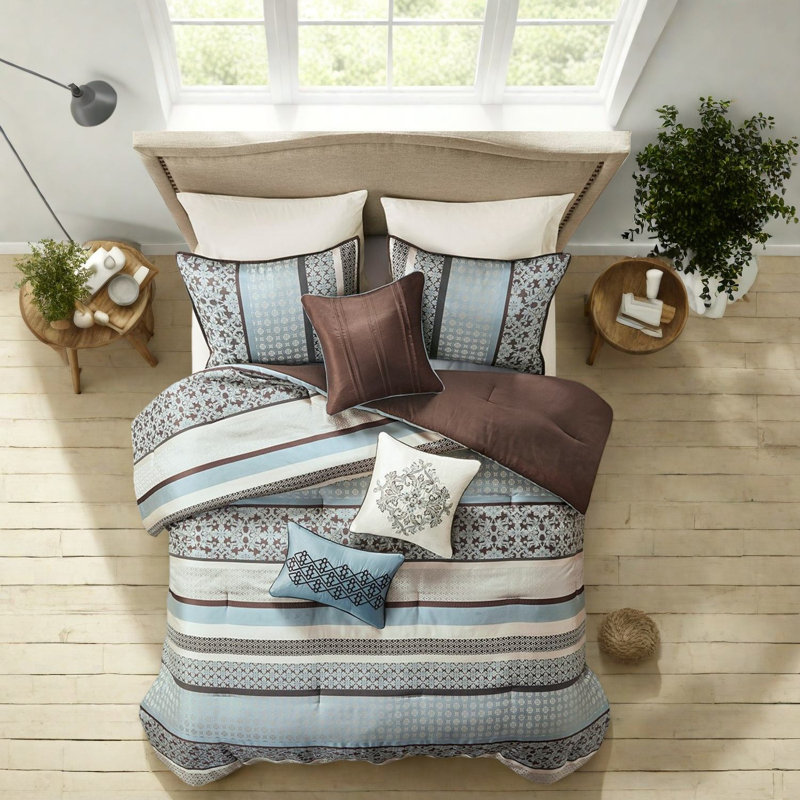 Elegant Cal King Bedding Sets, Polyester Jacquard Comforter With Geometric Damask Design