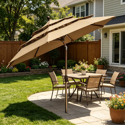 Parasol de patio de qualité commerciale à 3 niveaux de 9 pieds, résistant à la décoloration de 10 ans, ouvert à la manivelle, résistant au vent, protection UV UPF 50+, ventilation améliorée; pour les jardins, terrasses, piscines, arrière-cours, plages et restaurants, châtaignier (base non incluse)