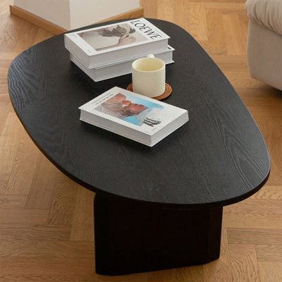 Table basse noire en bois massif