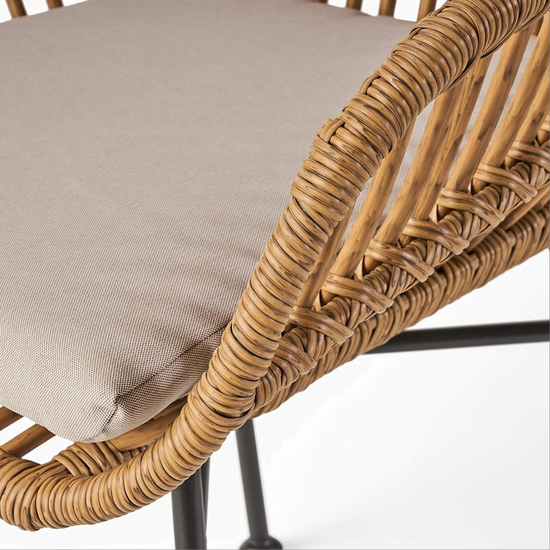 Chaises d'extérieur en rotin tissé avec coussins (ensemble de 2) Christopher Knight Home Rodney, brun clair et beige