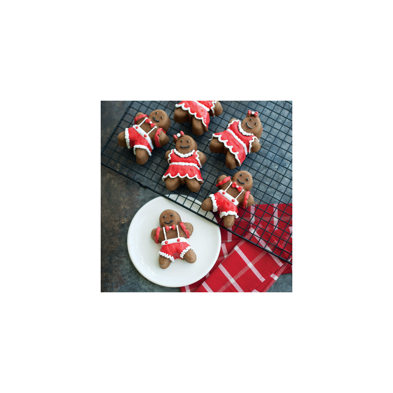 Nordic Ware Gingerbread Kids Cakelet Pan