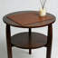 Table d'appoint ronde avec tablette à deux niveaux, table de bout en bois massif pour petits espaces, table d'appoint moderne Mid-Century pour le salon ou la chambre à coucher, assemblage facile