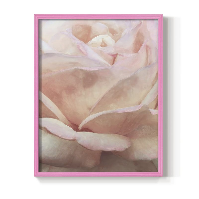 «Soft Flower Petals I», reproduction encadrée - bois massif, H 30 po x l 24 po, Rose