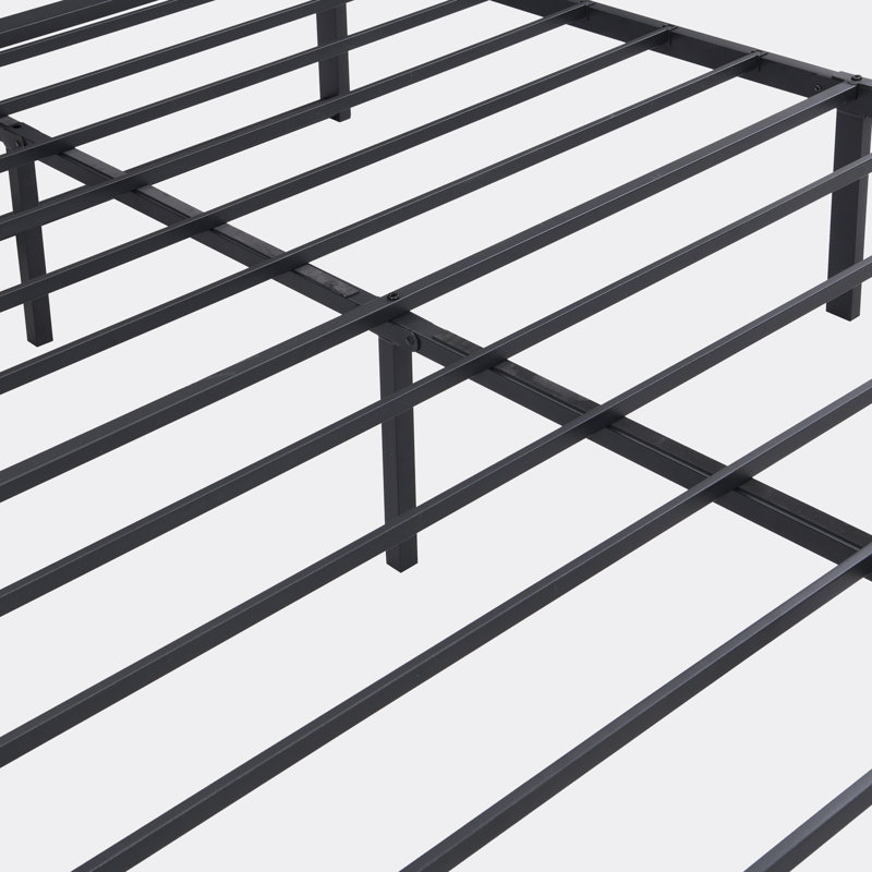 Grand lit plateforme en métal Orleana, Grand