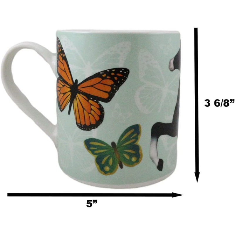 Gracie Oaks - La traînée de poneys peints, cheval de beauté à cheval noir avec papillons, tasse à café en céramique 11 oz, tasse à bière