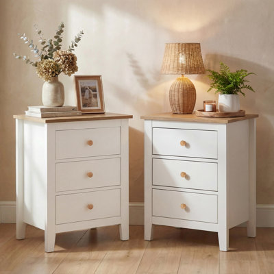 3 Drawer Nightstand With Solid Wood Knobs