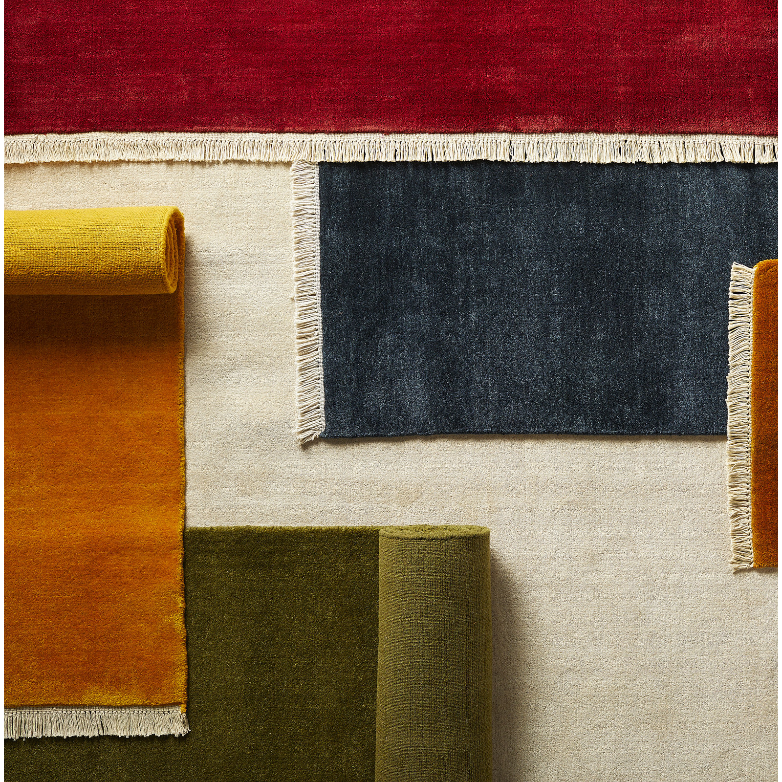 Clio Hand-Loomed Gray Wool Rug, Rectangle 2' x 3'