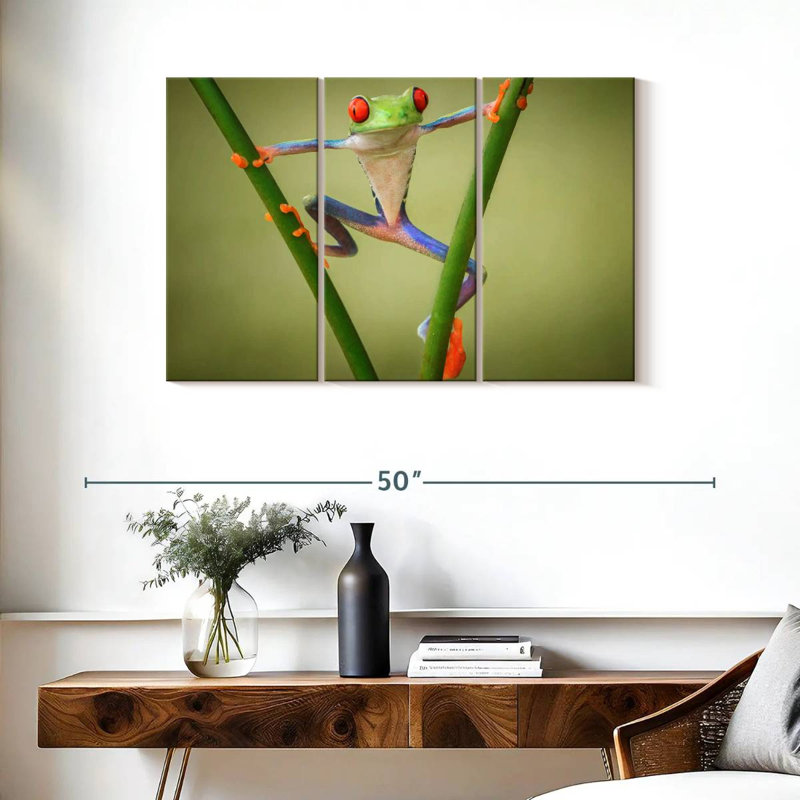 Brampt Frog Show Off, 24" H x 38" W