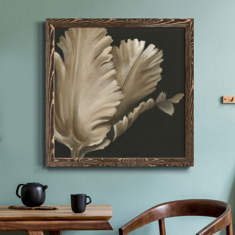 «Classical Blooms I», art mural sur toile, H 17 po x l 17 po x P 1,5 po, Noyer