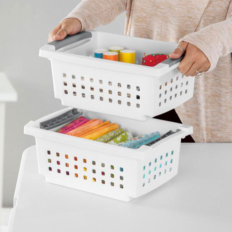 Petit panier empilable Sterilite avec détails en titane, blanc, 8-Pack