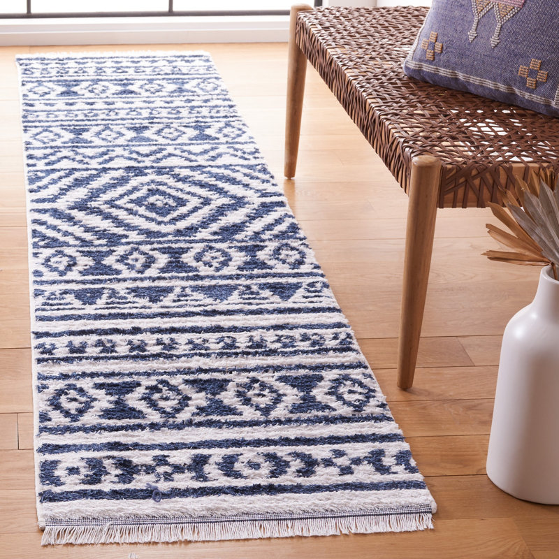 Alexandrer Performance Southwestern Rug, Runner 2' x 9'
