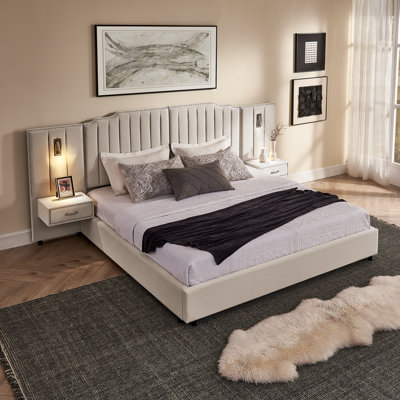 Lit tapissier élégant très grand, plateforme en velours avec lampes réglables, design moderne