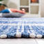 Tapis rayé bleu marine / beige / gris en coton tissé à plat à la main Londyn-2052410951