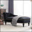 Luxueuse chaise longue en velours avec capitonnage à boutons et garniture cloutée, parfaite pour les sièges élégants et confortables