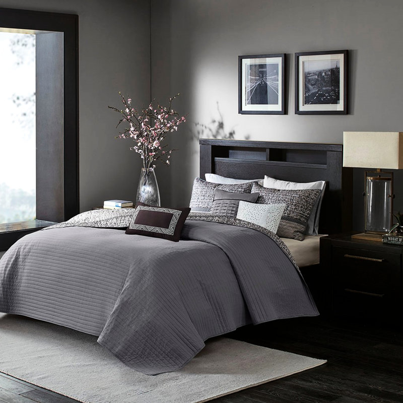 Courtepointe 6 pièces de luxe, taupe gris très grand / très grand - rembourré, lavable à la machine, coussins plissés avec coussins décoratifs, et taupe, broderie plissée décorative, facile à laver