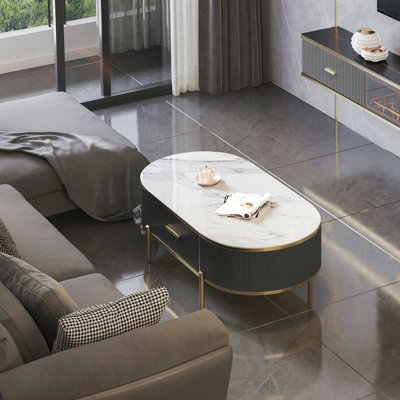 Table basse à 4 pieds avec rangement