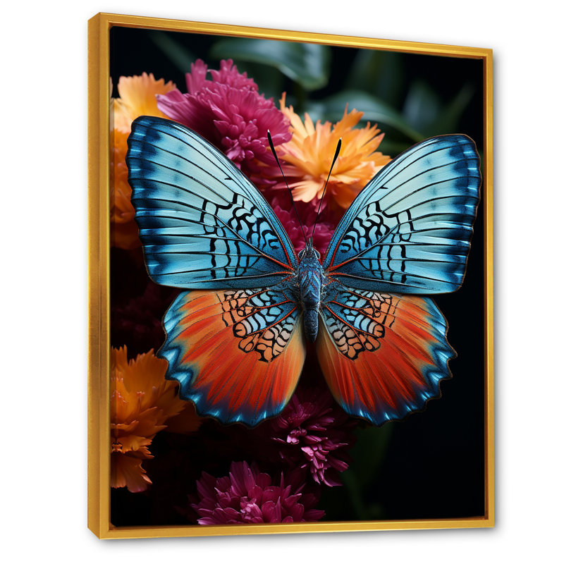 "Butterfly Pearl", motifs sur prune encadrés sur toile, Cadre flottant doré, H 32 po x l 24 po x P 1 po