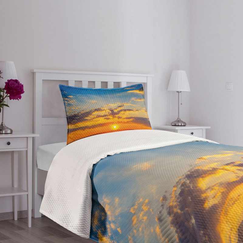 Twin Blue Polyester Quilted Bedspread Set with Sunset Design