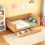 Lit plateforme simple en bois avec garde-corps-872368673-872368672