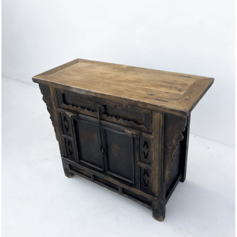 Armoire autel antique en orme vieilli