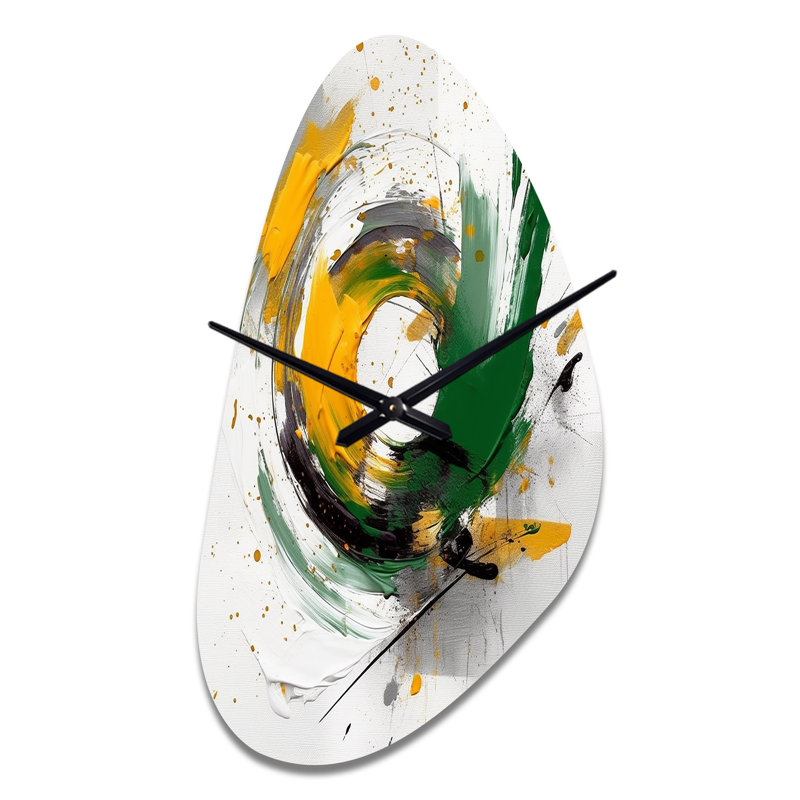 «Yellow and Green Abstracted Perspectives III», horloge murale asymétrique abstraite, Moyenne