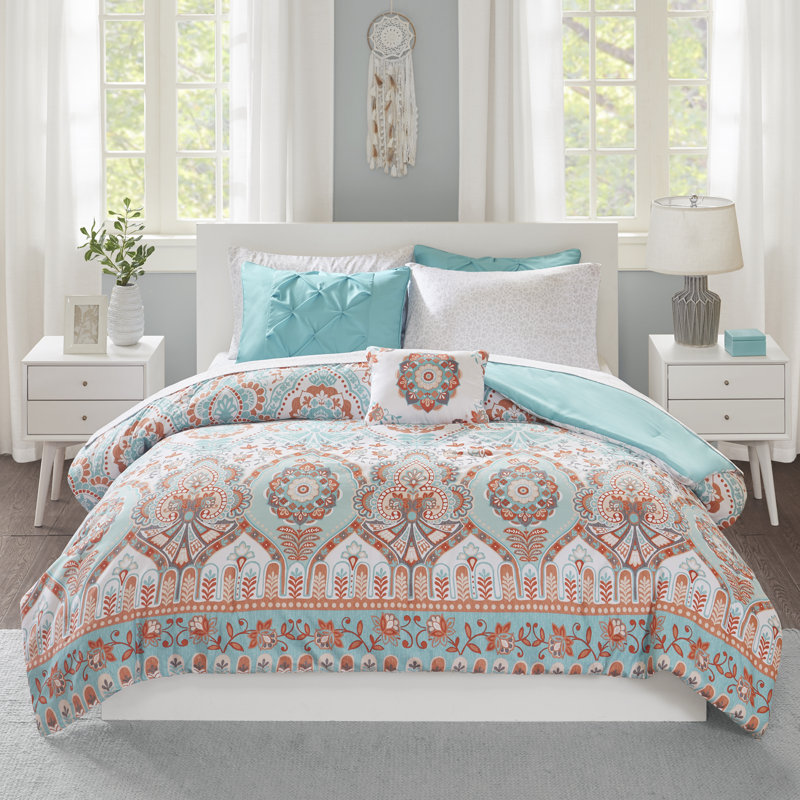 Vinnie Complete Bed And Sheet Set, Queen Comforter + 7 Additional Piece