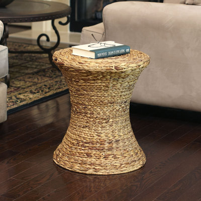 Tabouret en jacinthe d'eau tissé à la main avec forme de sablier