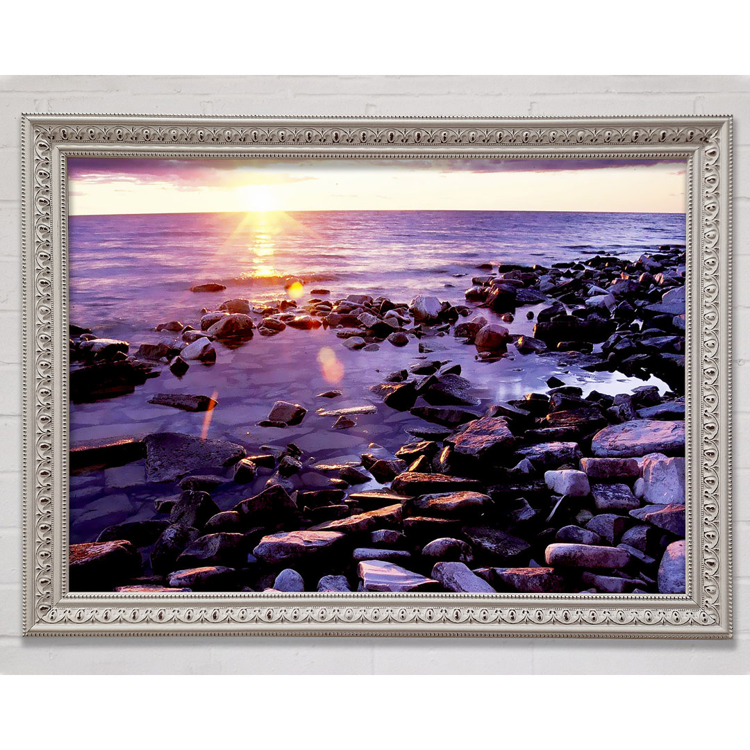 Ocean Pebble Sunrise Gerahmter Druck