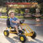 Karting pour enfants, karting à pédales 4 roues avec volant, siège réglable, frein à main de sécurité, voiture électrique extérieure pour garçons et filles de 3 à 6 ans, jaune