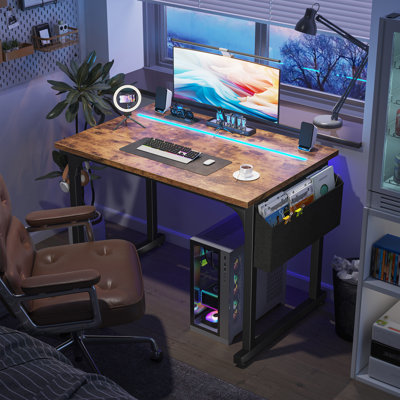 Bureau d'ordinateur à domicile avec lumières DEL pour petits espaces, bureau d'écriture avec sac de rangement et crochet pour casque d'écoute